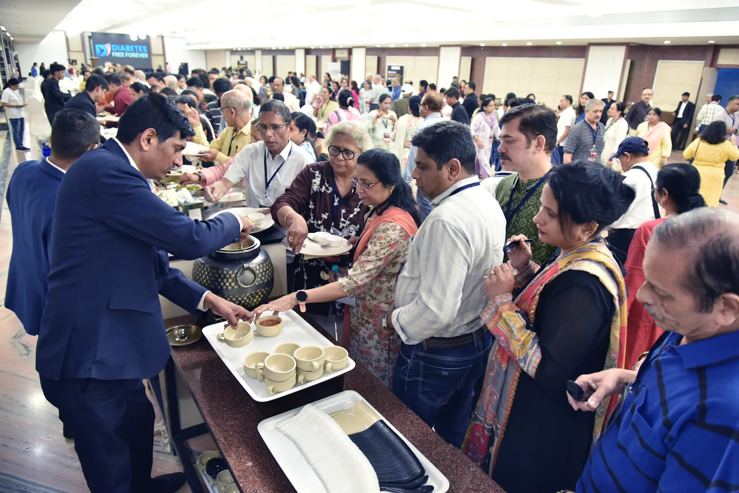 सहभागींशी संवाद